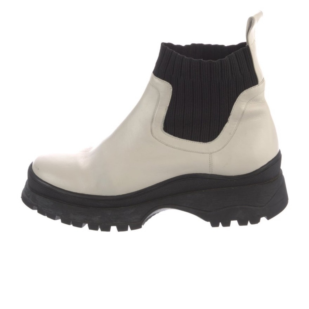 STAUD Bow Lug Sole Sock Ankle Boots CHUNKY
LUG SOLE WHITE BLACK